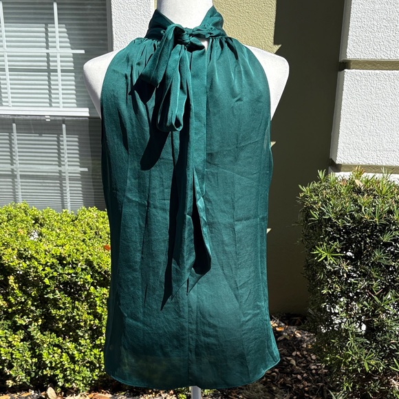 London Times Elegant Green Halter Top - Picture 4 of 8